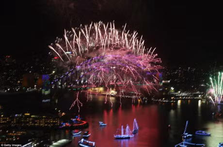 Toan canh the gioi don nam moi 2017 voi khong khi tuoi vui va phao hoa ruc ro - Anh 5