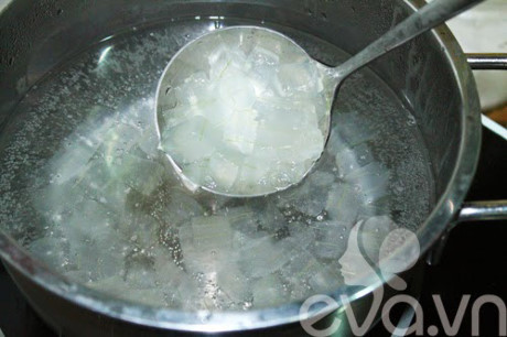 Cách nấu nước nha đam ngon ngọt, không lo đắng nhớt mà còn trẻ hóa da hiệu quả - Ảnh 6 Cach nau nuoc nha dam ngon ngot, khong lo dang nhot ma con tre hoa da hieu qua - Anh 6