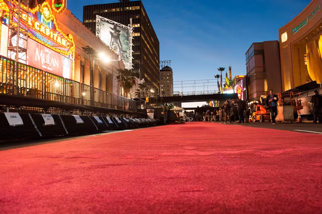 Khu vực thảm đỏ luôn thu hút được sự chú ý của truyền thông và khán giả.