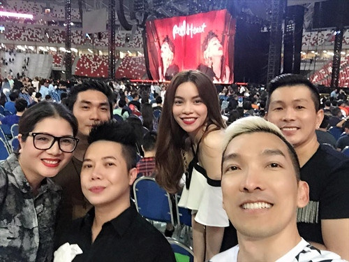 Hồ Ngọc Hà cười rạng rỡ ở Singapore giữa ồn ào tình ái ảnh 2 ho ngoc ha cuoi rang ro o singapore giua on ao tinh ai - 2