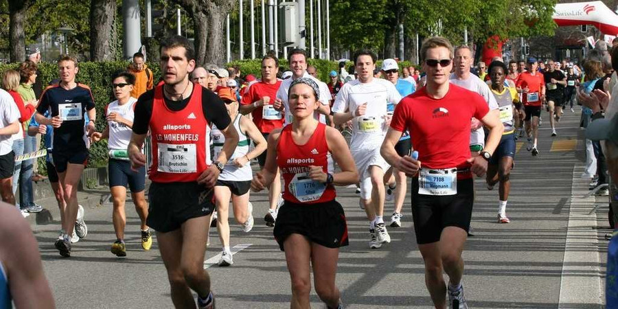 Khi còn trẻ, bạn hãy thử sức mình với các môn thể thao đường dài.