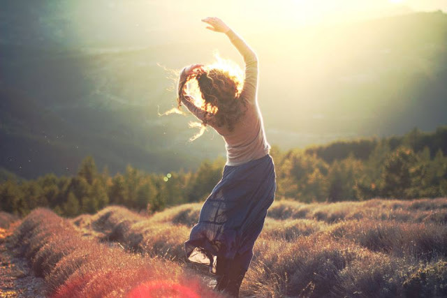 Du lịch một mình là một trong những giải pháp giúp bạn tránh xa phiền não.