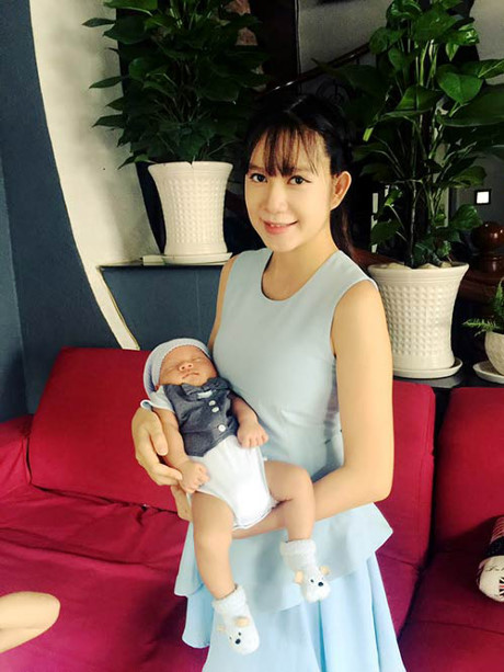 Con thứ 4 của Lý Hải - Minh Hà đáng yêu trong tiệc đầy tháng - Ảnh 11 Con thu 4 cua Ly Hai - Minh Ha dang yeu trong tiec day thang - Anh 11
