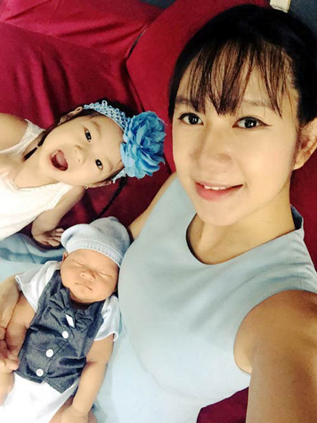 Con thứ 4 của Lý Hải - Minh Hà đáng yêu trong tiệc đầy tháng - Ảnh 10 Con thu 4 cua Ly Hai - Minh Ha dang yeu trong tiec day thang - Anh 10