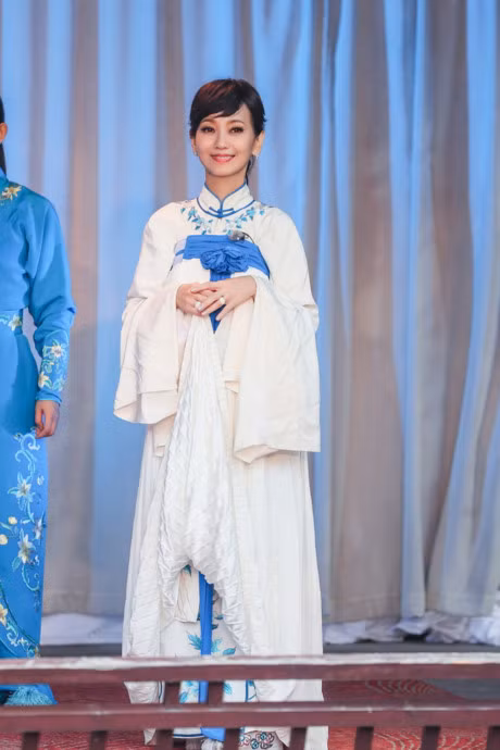 Ve dep tre trung den “khong tuong” cua sao TVB 61 tuoi - Anh 2