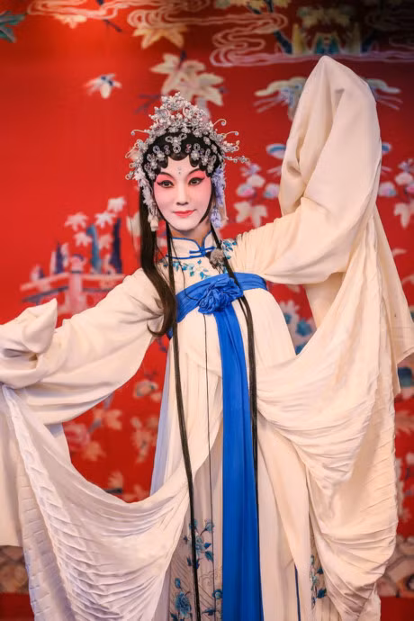 Ve dep tre trung den “khong tuong” cua sao TVB 61 tuoi - Anh 4