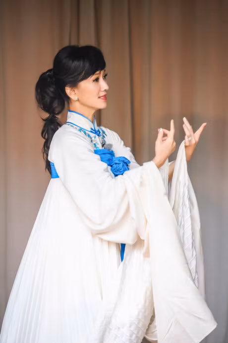 Ve dep tre trung den “khong tuong” cua sao TVB 61 tuoi - Anh 1