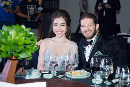 Elly Tran tai xuat long lay sau thoi gian dai vang bong - Anh 6