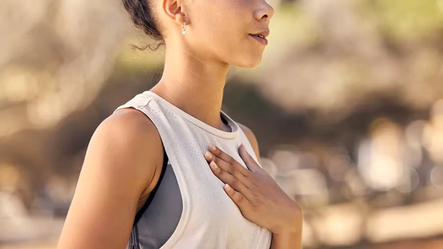 Nghiên cứu đã chỉ ra rằng giấc ngủ, thức ăn, tập thể dục, xã hội hóa và giảm căng thẳng là những lĩnh vực chính cần tập trung để có sức khỏe tốt hơn.