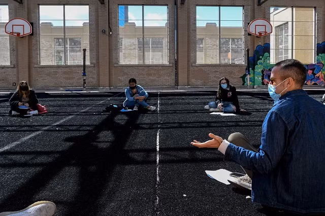 Những lớp học giữa thiên nhiên tại Mỹ trong mùa Covid-19 ảnh 2