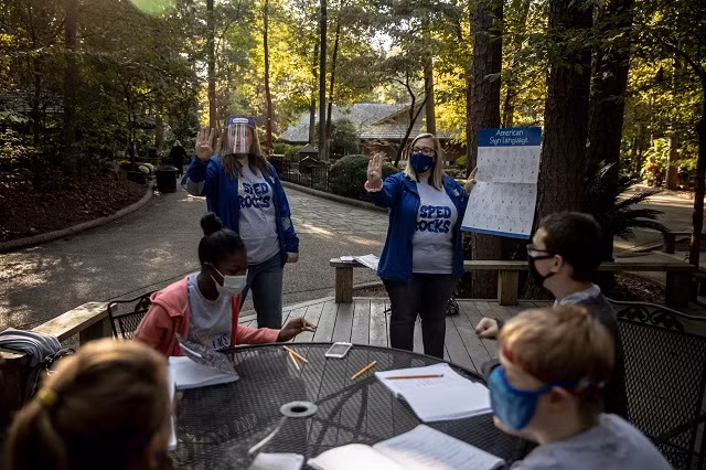 Những lớp học giữa thiên nhiên tại Mỹ trong mùa Covid-19 ảnh 5