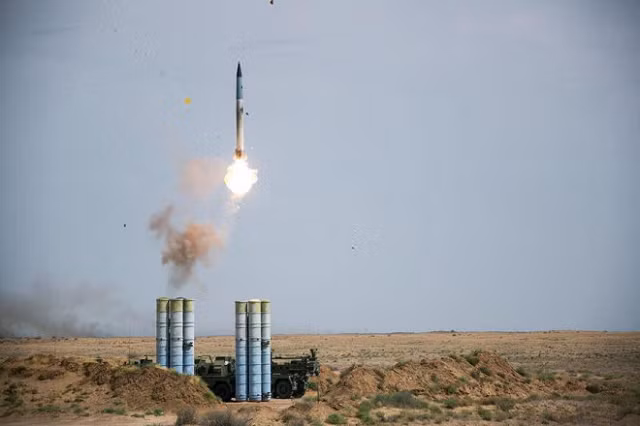 Hệ thống phòng không S-400 do Nga sản xuất.