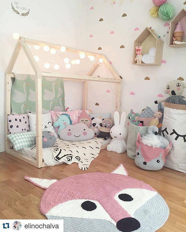 Chắc hẳn bé gái nào cũng muốn có một góc thế này để vui đùa với những người bạn thú bông