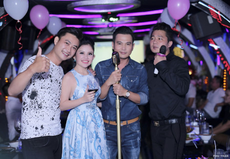 Sao Việt hội ngộ mừng sinh nhật Janny Thủy Trần - Ảnh 8 Sao Viet hoi ngo mung sinh nhat Janny Thuy Tran - Anh 8