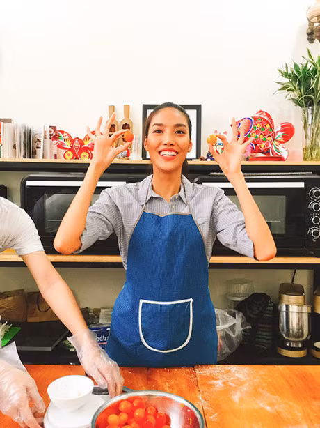 Team Lan Khue lam banh trung thu tang tre em ngheo - Anh 4