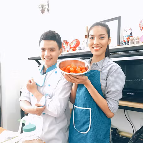 Team Lan Khue lam banh trung thu tang tre em ngheo - Anh 10