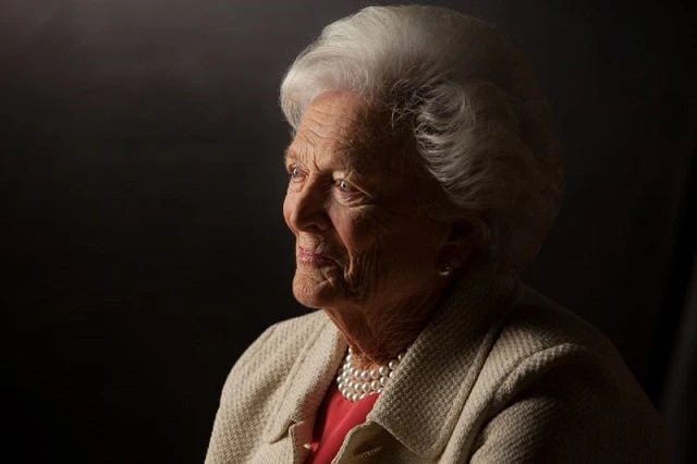 Cựu đệ nhất phu nhân Mỹ Barbara Bush