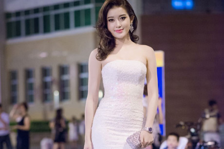 Hoa hậu Hòa bình Thế giới gây chú ý khi chấp nhận thí sinh chỉnh sửa nhan sắc - Ảnh 4 Hoa hau Hoa binh The gioi gay chu y khi chap nhan thi sinh chinh sua nhan sac - Anh 4