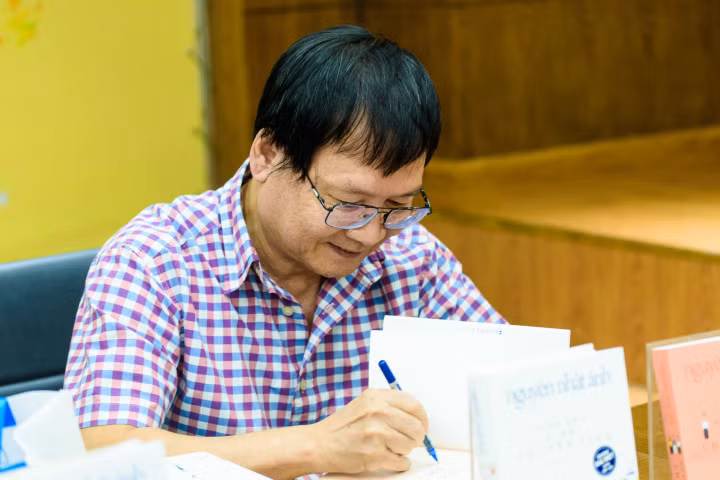 Nguyễn Nhật Ánh viết tác phẩm mới vì... tức độc giả