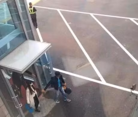 Pham Bang Bang va ban trai nam chat tay 