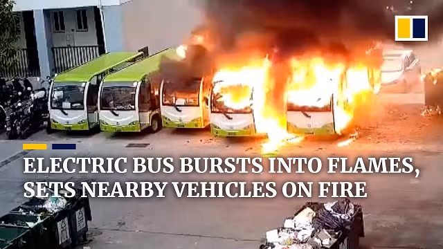 Khoảnh khắc hàng loạt xe buýt Trung Quốc ngùn ngụt bốc cháy