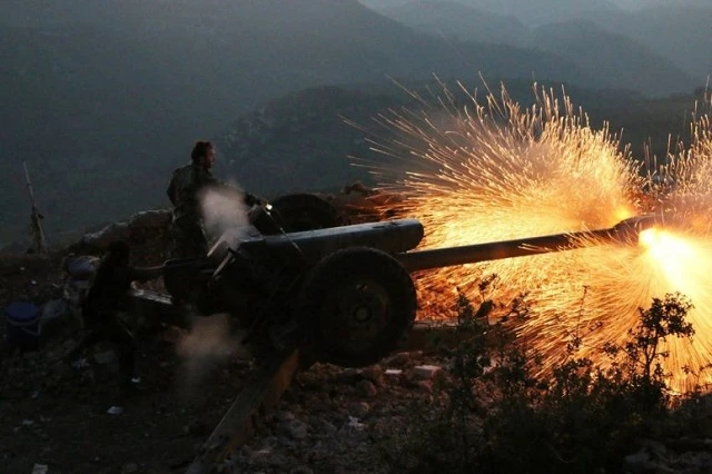 Pháo binh của quân đội Syria.