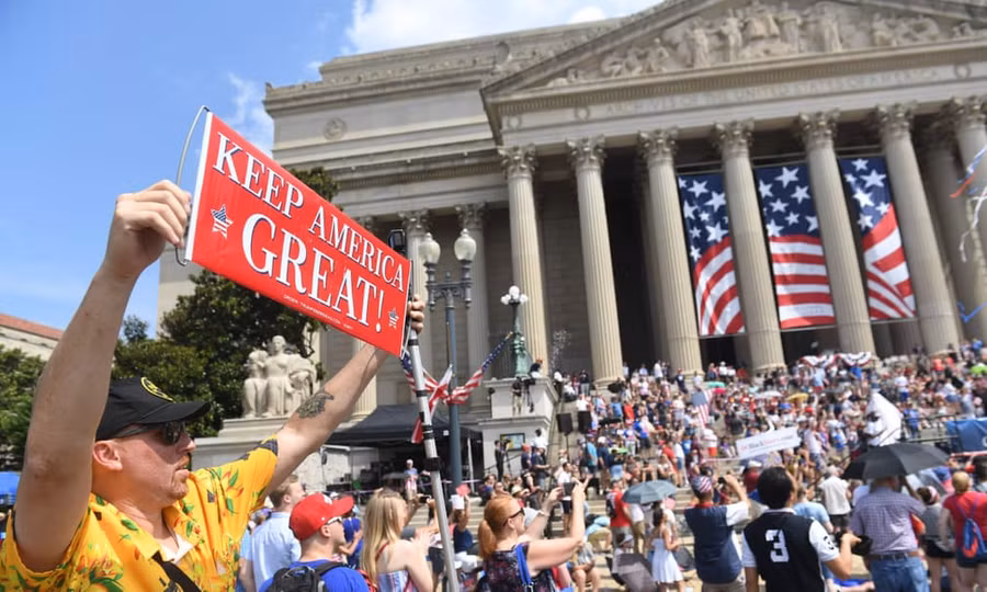 Cuộc diễu hành trong Ngày Độc lập ở Washington DC Cuộc diễu hành trong Ngày Độc lập ở Washington DC