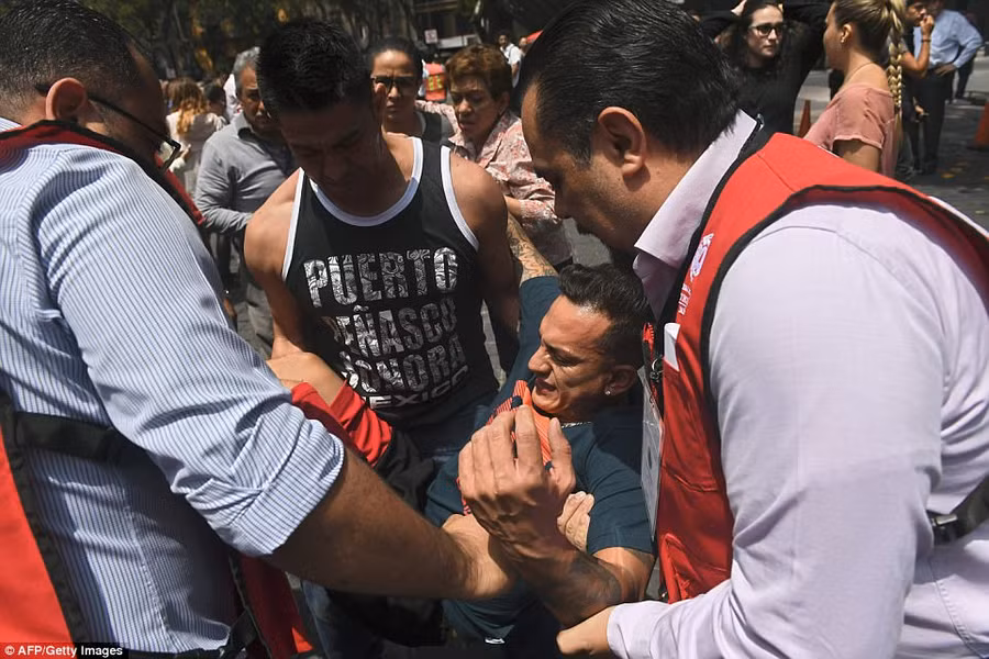 Đau đớn sau động đất