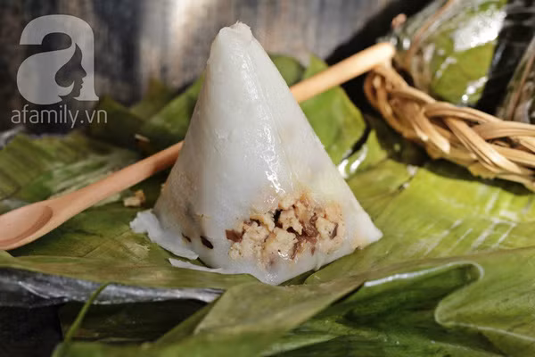 Tự xay bột gạo làm bánh giò từ A-Z thật an toàn và vệ sinh!