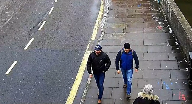 Hai nghi phạm hạ độc cha con ông Skripal là nghi phạm là Alexander Petrov và Ruslan Boshirov 