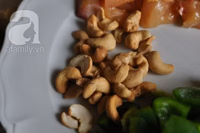 Hạt điều rang vàng.