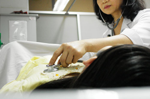 Dính buồng tử cung là tình trạng thành tử cung phía trước và phía sau dính vào nhau do và là một trong số nguyên nhân gây vô sinh. Ảnh minh họa