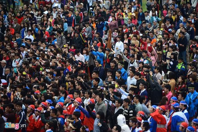 Võ sĩ sumo đấu vật giữa Hoàng thành Thăng Long