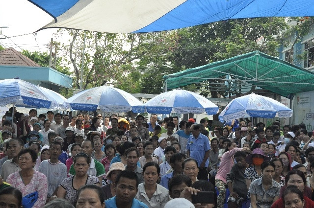 Đàm Vĩnh Hưng giản dị trong “Gắn kết yêu thương” ảnh 6 Mọi người hạnh phúc lắng nghe Đàm Vĩnh Hưng hát