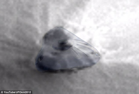 Dân săn lùng UFO tuyên bố phát hiện ra một tàu mẹ trên sao Hỏa - Ảnh 1 Dan san lung UFO tuyen bo phat hien ra mot tau me tren sao Hoa - Anh 1