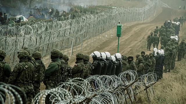 Lính Ba Lan ở biên giới Ba Lan và Belarus.