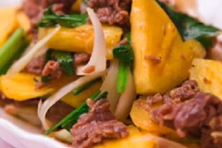Có ngay đĩa thịt bò xào dứa ngon lành trong vòng "vài nốt nhạc"