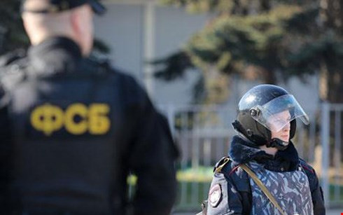 nuoc nga chien dau voi moi de doa is tu ben trong lanh tho hinh 2