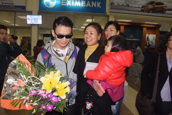 Vụ máy bay VNA hạ cánh bất thường: Ghi nhận từ hành khách