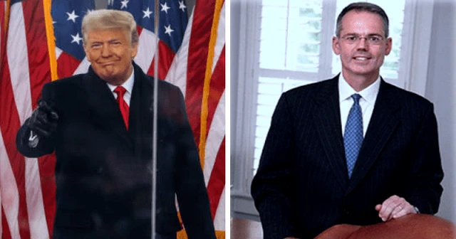 Cựu TT Donald Trump và luật sư Butch Bowers (phải)