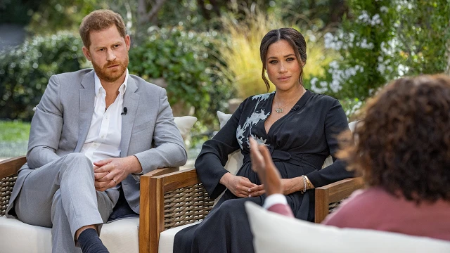 Vợ chồng hoàng tử Anh Harry và Meghan trong cuộc phỏng vấn với người dẫn chương trình Mỹ Oprah Winfrey. 