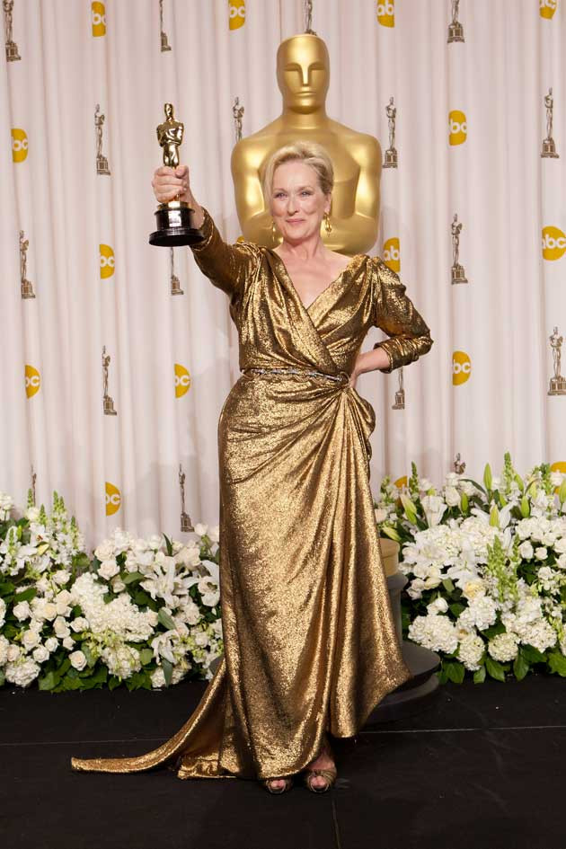 Meryl Streep lấp lánh trong bộ váy của Lanvin tại lễ trao giải Oscar 2012. Nữ diễn viên gây ấn tượng và giành giải cho vai chính trong phim The Iron Lady.