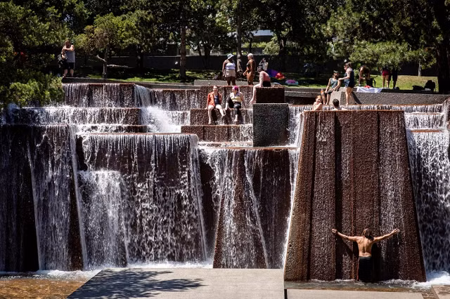 Nắng nóng kỷ lục ở Canada và Mỹ khiến hàng trăm người đột tử ảnh 1