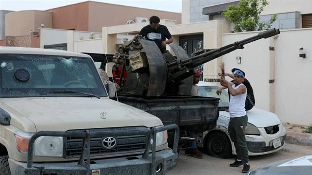 Khu đông dân ở quanh Tripoli đang trở thành chiến trường.