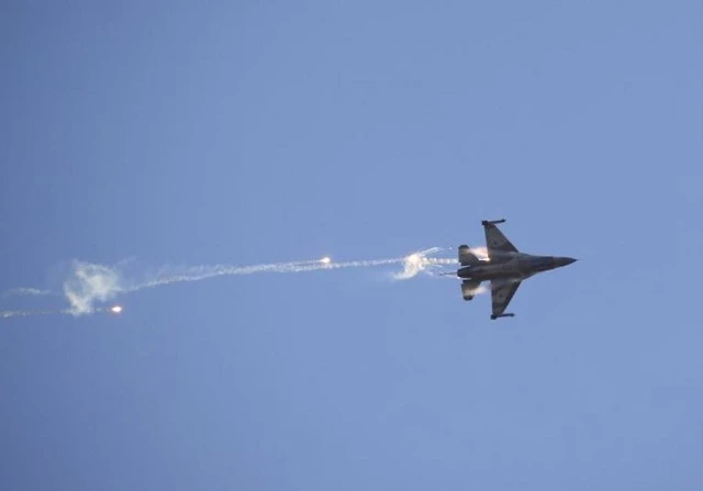 Chiến đấu cơ F-16 của Israel (Ảnh: Reuters)