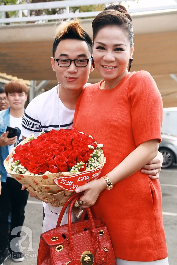 “Bà bầu” Thu Minh nhí nhảnh makeup cho Thanh Bùi ảnh 8