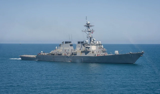 Tàu khu trục tên lửa USS Ross của Mỹ.