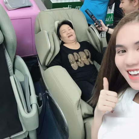 Thanh Thao hanh phuc ben ban trai, Dan Truong lo dien cung 