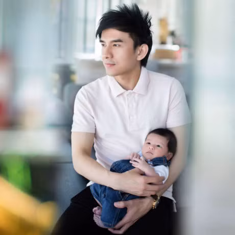 Thanh Thao hanh phuc ben ban trai, Dan Truong lo dien cung 