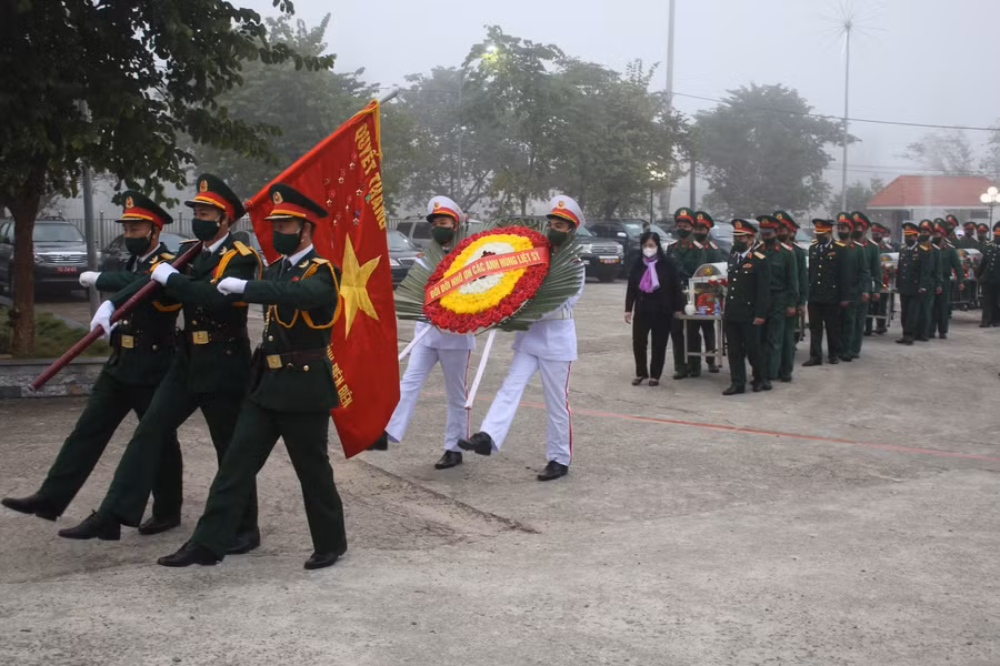 Hài cốt 6 Liệt sĩ được đưa về an táng tại Nghĩa trang liệt sĩ Tông Khao.